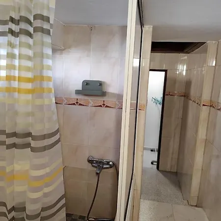 Moradia Em Alvarinhos