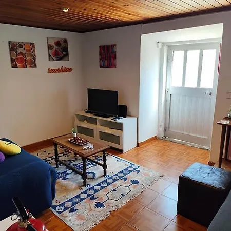 Moradia Em Alvarinhos