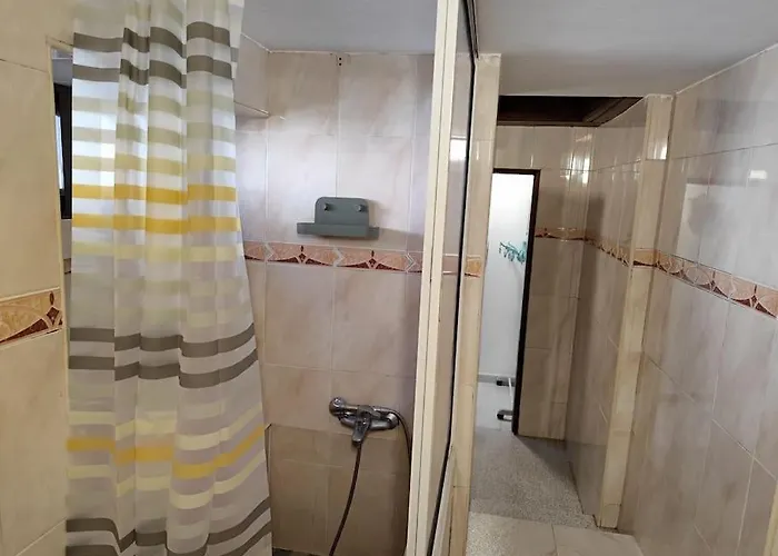 Moradia Em Alvarinhos